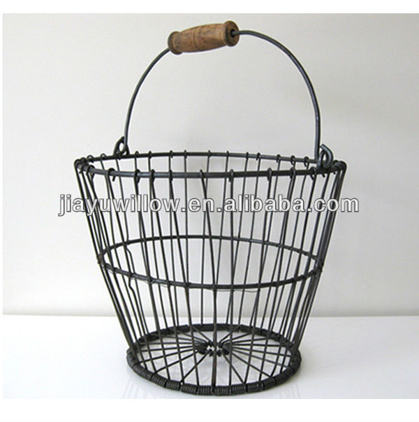 Shop by category Save on Crafts offers a wide selection of baskets that are made from quality materials: chipwood, willow, rattan, chicken wire, burlap, moss, bamboo, and even grapevine. Each basket is carefully crafted, and we make sure that your baskets arrive at your home in perfect condition.