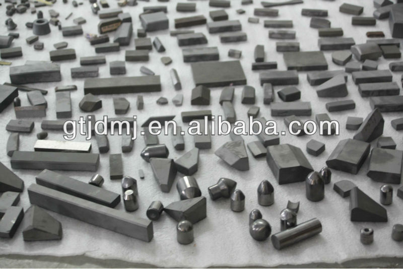 tungsten carbide anvil with multi-faceted angles for pressuring diamond