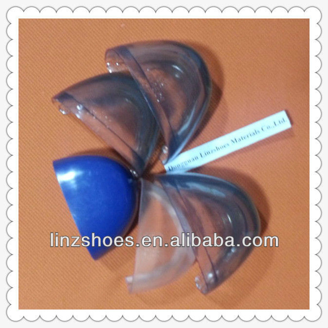 Rubber strip toe cap with plastic material EN12568