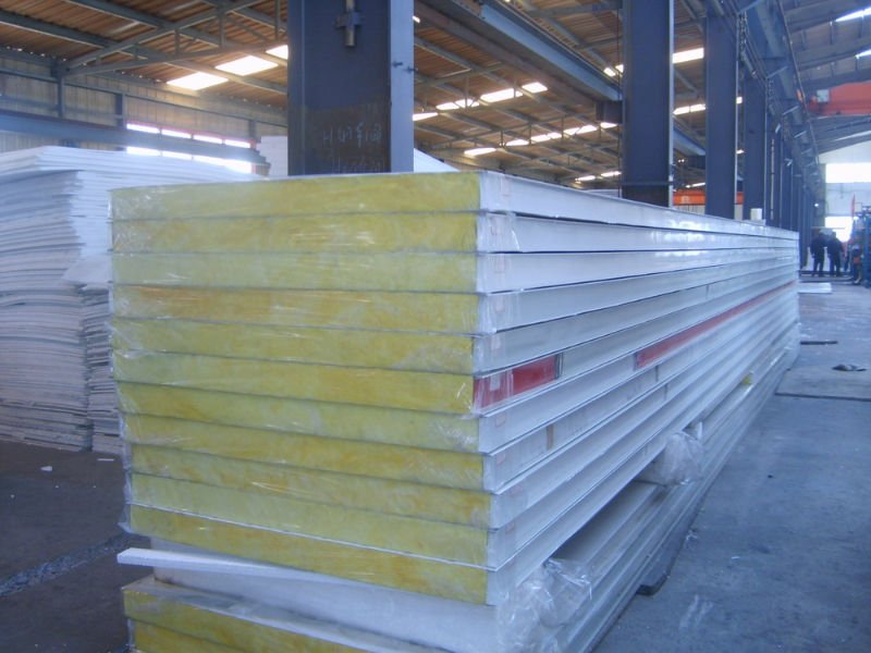 steel warehouse design and construction with fibergalss wool sandwich panels