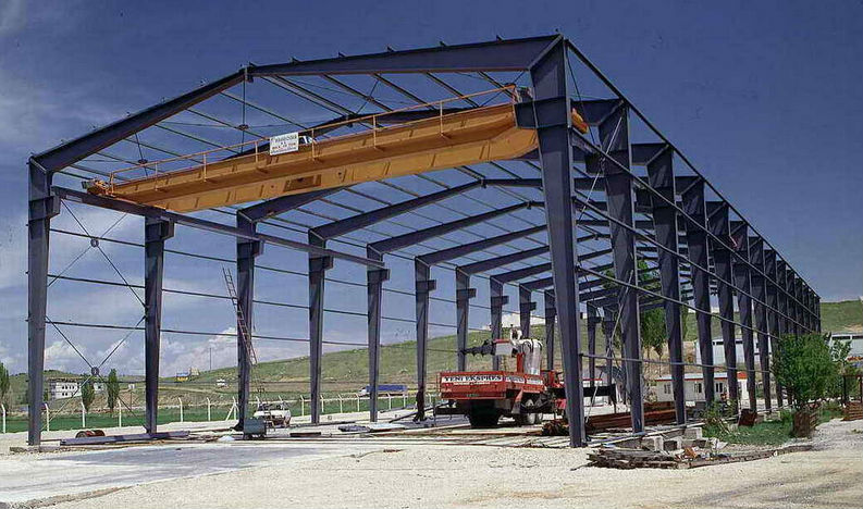 metal building construction for storage , shop, garage