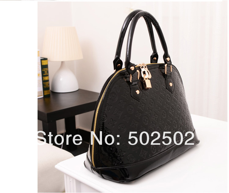 black shell bolsa