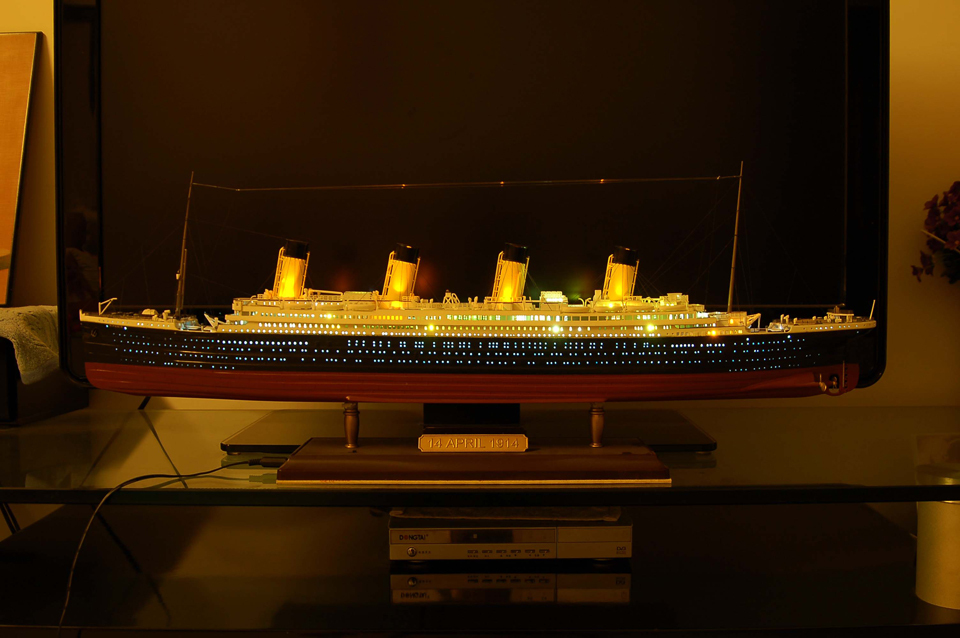 Titanic--Light-effect-.jpg