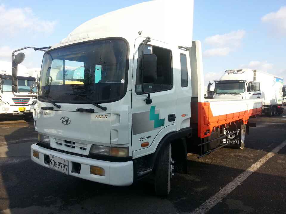 Hyundai cargo truck